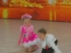 Ukrajnai 5-6 éves akrobata táncosok.